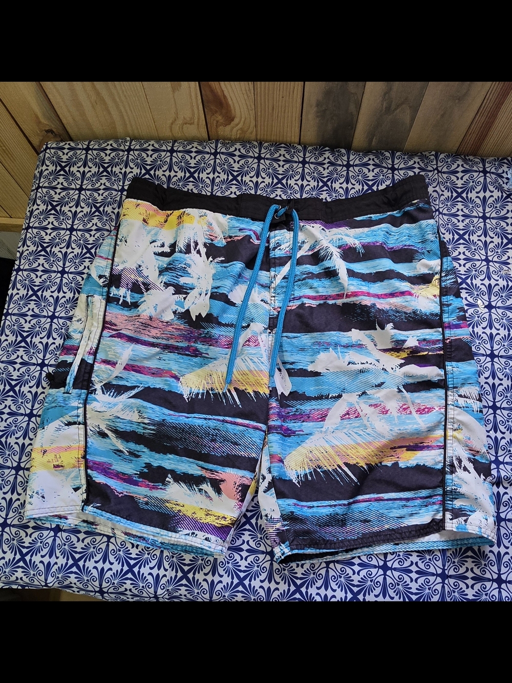 Roundtree & Yorke Multicolor Striped Palm Swim Shorts Trunk